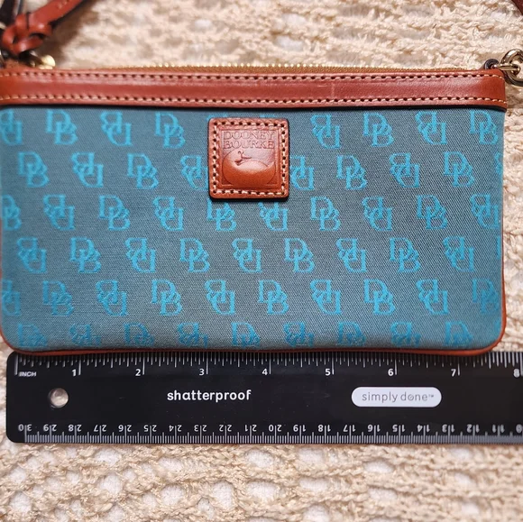 Dooney & Bourke wallet/wristlet New with Tags! - Picture 5 of 8